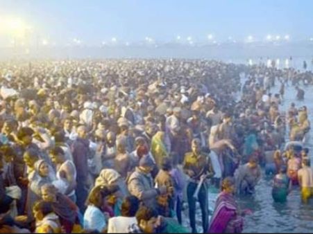 कुंभ: मौनी अमावस्या पर स्नान के लिए उमड़ा आस्था का सैलाब, देखें तस्वीरें