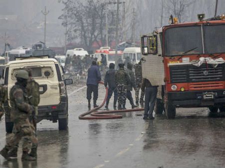 पुलवामा हमला: कंधार हाइजैकिंग को अंजाम देने वाले मसूद अजहर के भाई ने दी आतंकी डार को ट्रेनिंग