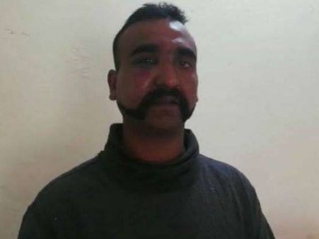 'पाकिस्तान ने विंग कमांडर का वीडियो जारी कर जेनेवा संधि का किया उल्लंघन'