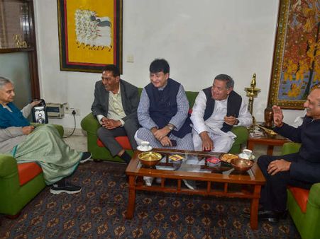 आप-कांग्रेस गठबंधन को लेकर शीला दीक्षित-अजय माकन भिड़े, दरवाजे अभी बंद नहीं हुए हैं