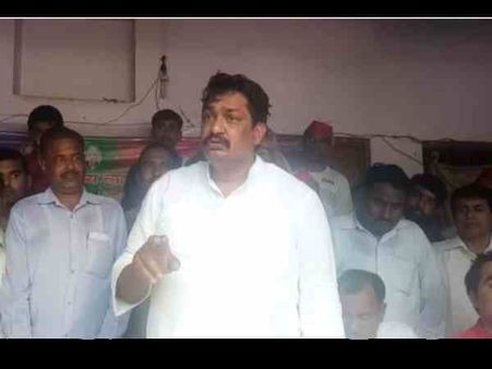 राज बब्बर पर बरसे बाहुबली गुड्डू पंडित, कहा- 'जो हाथ को उठाएगा उसका हाथ काट दिया जाएगा'