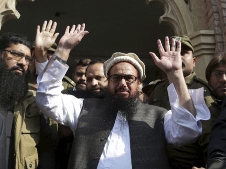 पाकिस्तान ने हाफिज सईद को दिया बड़ा झटका, जमात-उद-दावा के हेडक्वॉर्टर को लिया कब्जे में