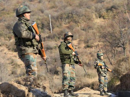 इंडियन आर्मी की 'सर्जिकल स्‍ट्राइक' की आशंका से घबराई पाकिस्‍तान की ISI, पीओके में चार आतंकी कैंप्‍स बंद