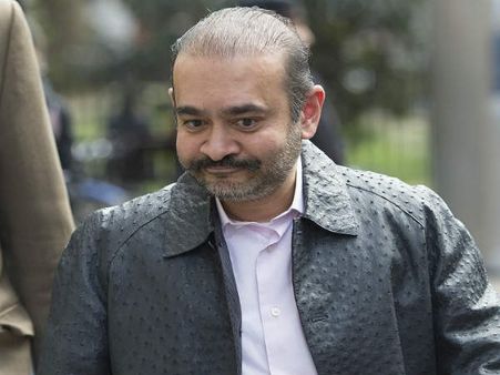 ऑस्ट्रिच लेदर जैकेट पहने लंदन में नजर आया नीरव मोदी, जानिए इसकी कीमत