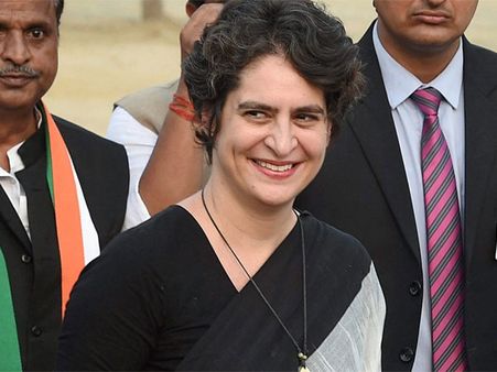 योगी के मंत्री ने प्रियंका को बताया प्रवासी साइबेरियन पक्षी, कहा- बाबर के निशान ढूंढने जा रहीं अयोध्या