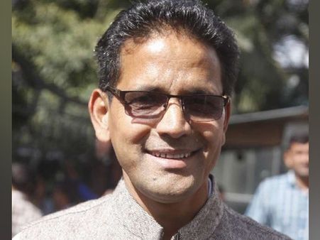 BJP MLA धनसिंह ने शादी में दुल्हन को दिया मांग टीका, चुनाव आयोग ने थमाया नोटिस