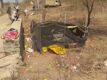 मेले में बच्चों के खिलौने ने दिखाया मौत का खेल, एक मासूम की मौत चार घायल
