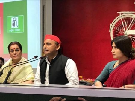 सपा ने पूनम सिन्हा को लखनऊ से बनाया प्रत्याशी, राजनाथ सिंह के खिलाफ लड़ेंगी चुनाव
