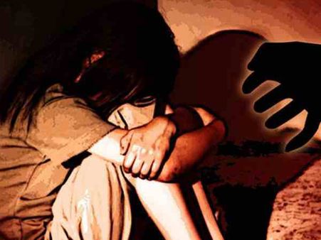 नाबालिग को अगवा कर जिंदा जलाया, तीसरे दिन मिली अधजली लाश को नोंच रहे थे कुत्ते