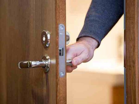 बेटे ने घर में दोनों को साथ देख लिया तो जीजा का साली ने किया मर्डर