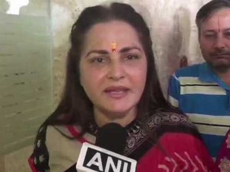 आजम के बयान पर बोलीं जयाप्रदा, क्या अखिलेश अपनी बीवी-बेटियों के सामने ऐसी बात बर्दाश्त करेंगे
