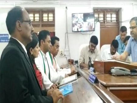 Chhidwara Election 2019 : CM कमलनाथ और उनके बेटे नकुलनाथ ने एक साथ किया पर्चा दाखिल