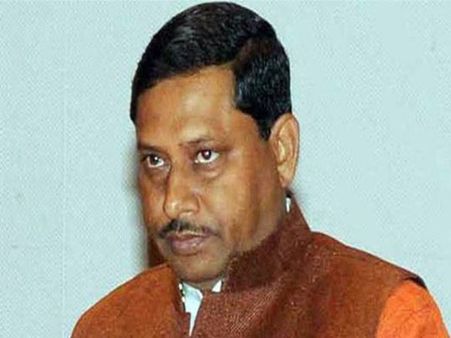 बीजेपी प्रत्याशी रामशंकर कठेरिया के खिलाफ गिरफ्तारी वारंट, हाजिर न होने पर कुर्क होगी संपत्ति