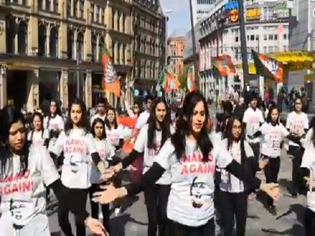 VIDEO: पीएम मोदी के सपोर्ट में NRI का Flash mob वायरल