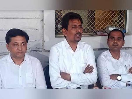 ठाकोर समाज की बैठक में अल्पेश के बहिष्कार की घोषणा, क्या कांग्रेस छीन लेगी विधायक पद?