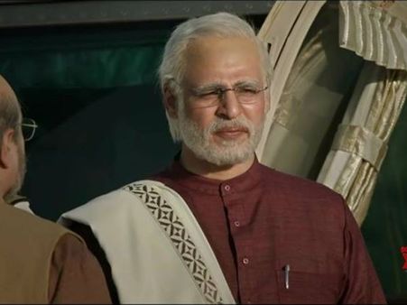'पीएम मोदी बायोपिक' को सुप्रीम कोर्ट से भी झटका, अब वोटिंग के बाद ही होगी रिलीज