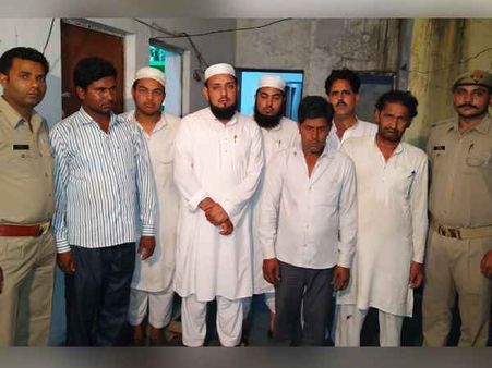 कांग्रेस नेता नसीमुद्दीन सिद्दीकी की सभा में 'बिरयानी' को लेकर जमकर चले लात-घूंसे, 7 गिरफ्तार