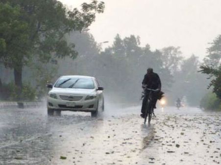 Video: पाकिस्‍तान में भी आंधी तूफान का कहर, 39 की मौत, 135 लोग घायल 