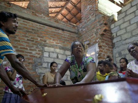 Sri Lanka Blast: पीएम विक्रमसिंघे के मंत्री बोले इंटेलीजेंस ऑफिसर्स हमलों के बारे में जानते थे !