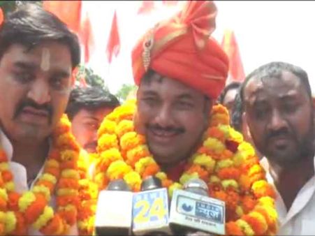 सुनील सिंह ने किया शक्ति प्रदर्शन, कहा- किन्‍नर और नचनिया गोरखपुर का प्रतिनिधित्‍व नहीं कर सकते