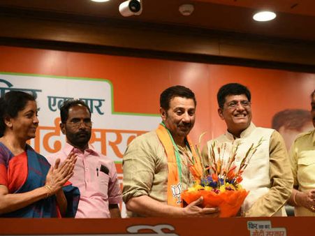 विनोद खन्ना से सनी देओल तक, ऐसे मिला गुरदासपुर को सेलेब्रिटी सीट का स्टेटस