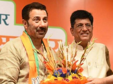 सनी देओल को गुरदासपुर से टिकट मिलने से विनोद खन्ना की पत्नी मायूस, बोलीं- मेरे साथ धोखा हुआ