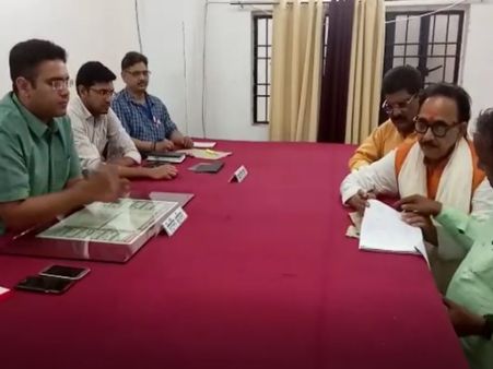 यूपी बीजेपी चीफ महेंद्रनाथ पांडेय ने पीएम मोदी के साथ दोबारा किया नामांकन