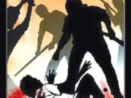 भारी पड़ा छुप छुपकर प्रेमिका से मिलना, चोर बताकर सारे मोहल्ले ने पीटा