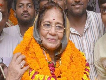 फूलपुर में एक बार फिर से कमल खिलने के आसार, केशरी देवी गठबंधन प्रत्याशी से आगे