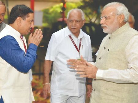 'कश्मीर बचाओ' आंदोलन से सुर्खियों में आए प्रह्लाद जोशी को पीएम मोदी ने दिया अहम मंत्रालय, जानिए क्यों हैं खास