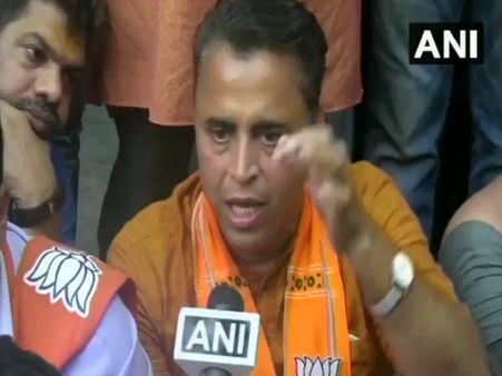 शाह को रैली की नहीं मिली अनुमति तो नाराज बीजेपी नेताओं का प्रदर्शन, पुलिस और डीएम को बताया TMC का दलाल