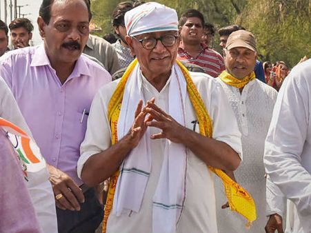 Lok Saba Elections 2019: दिग्‍विजय ने 10 सवाल पूछ पीएम मोदी पर बोला हमला, कहा- तेरे हर वादे में निकला धोखा है
