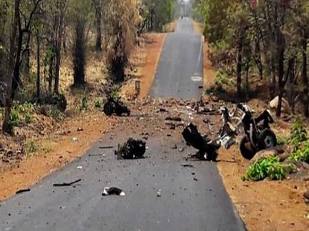 गढ़चिरौली नक्सली हमला: कांग्रेस का मोदी सरकार पर निशाना, कहा- भारत को सुरक्षित रखने के दावे खोखले