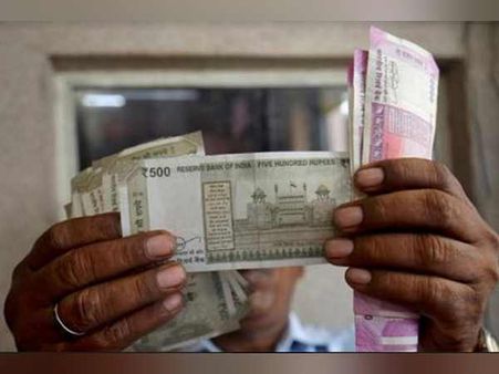 आयकर विभाग ने एक साल में गुजरात में मारे 31 छापे, 29,764 करोड़ की बेनामी संपत्ति पकड़ी