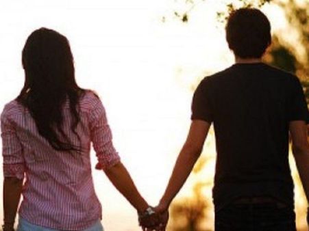 हिंदू धर्म अपनाओ और मांसाहार छोड़ दो तब करूंगी शादी, प्रे​मिका ने मुस्लिम प्रेमी के सामने रखी शर्त