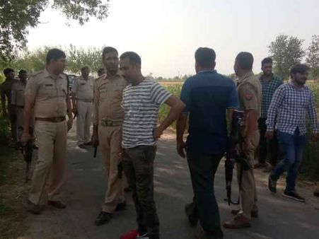 बाइक लूटकर भाग रहा 50 हजार का इनामी जुबेर पुलिस मुठभेड़ में ढेर, सीओ व इंस्पेक्टर को लगी गोली