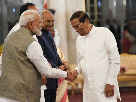 शपथ लेने के तुरंत बाद मोदी ने शुरू की ताबड़तोड़ बैठकें