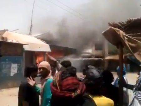पाकिस्‍तान: सिंध में ईशनिंदा के आरोपी हिंदु डॉक्‍टर को लिया गया हिरासत में, सिंध में भड़के दंगे 