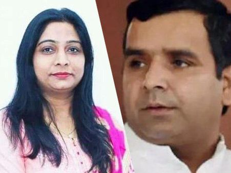 यूपी की इस सीट पर स्वामी प्रसाद मौर्य की बेटी ने बिगाड़ा मुलायम के भतीजे का खेल!