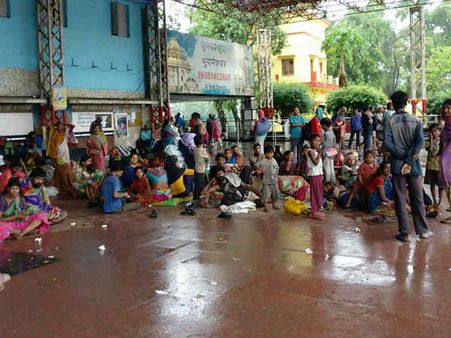 Cyclone Fani: छुट्टियां कैंसिल होने के बावजूद ड्यूटी नहीं की तो सरकार ने किया सस्पेंड