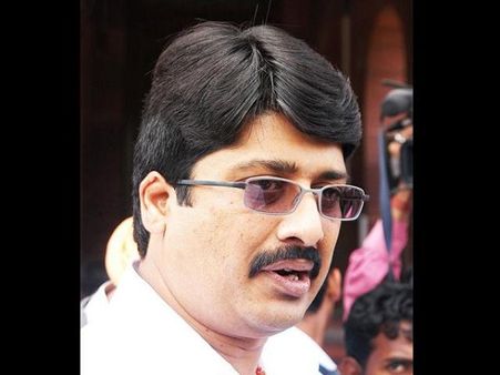 'नजरबंद' होने से पहले राजा भैया ने किया ट्वीट, जनता से की ये अपील