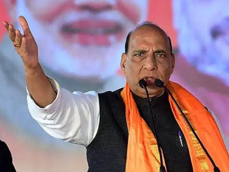 कांग्रेस कर रही है वोट कटवा की राजनीति, सपा-बसपा से मिली हुई है: राजनाथ सिंह