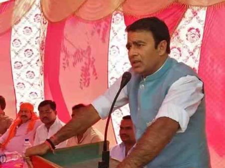 3 मुकदमों में नहीं हाजिर हुए विधायक संगीत सोम, कोर्ट ने गिरफ्तारी वारंट किया जारी