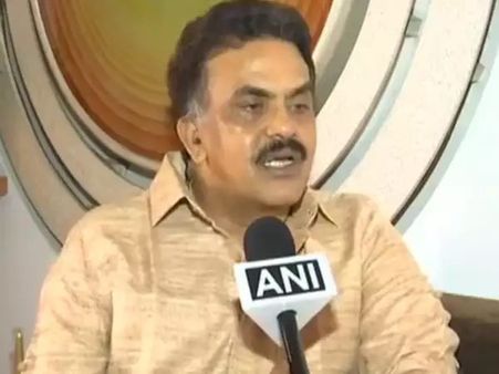 नरेंद्र मोदी को औरंगजेब का अवतार कहने पर संजय निरूपम को चुनाव आयोग का नोटिस