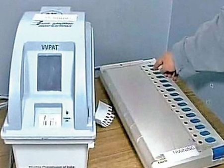पोस्टल बैलेट की गिनती शुरू, यूपी में बीजेपी 13 सीटों पर आगे
