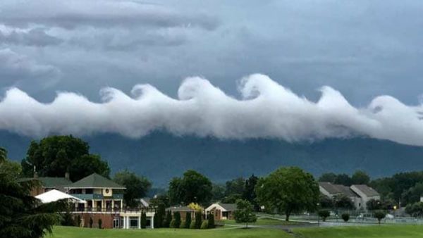 न फोटोशॉप न पेटिंग, बादलों की ये तस्वीर बना देगी आपका दिन