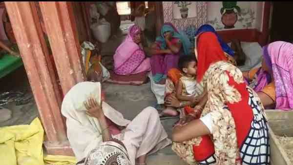 तिलक समारोह में अचानक चल गई गोली, टीचर की वहीं हो गई मौत