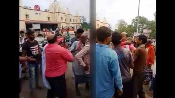 Video: 5 रुपए के पीछे दबंग ने रिवॉल्वर निकालकर रिक्शा चालक पर तानी, एसपी बोले-ढूंढ कर लाओ