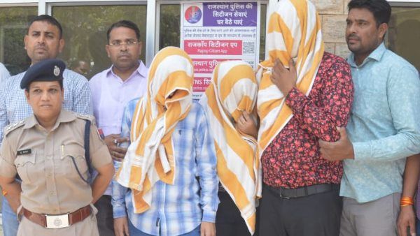 राजस्थान वालों के Call पर यूपी-एमपी से चली आई Girls, होटल में ग्राहकों के साथ इस हाल में पकड़ी गई