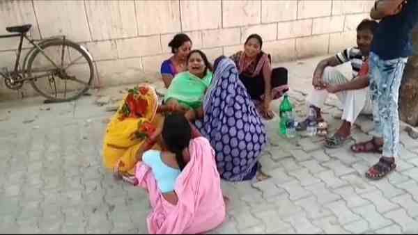 पति था घर से बाहर, ससुराल वालों ने गर्भवती बहू को जिंदा जला डाला